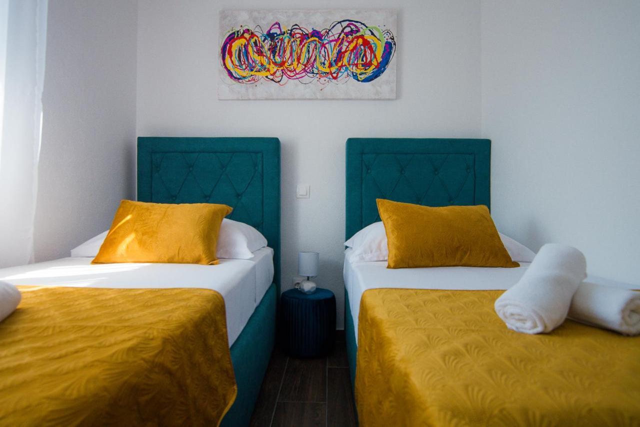 Holiday Home Moliva Donje Sitno Bagian luar foto