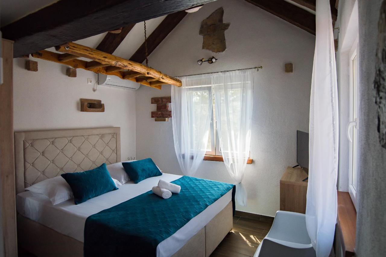Holiday Home Moliva Donje Sitno Bagian luar foto