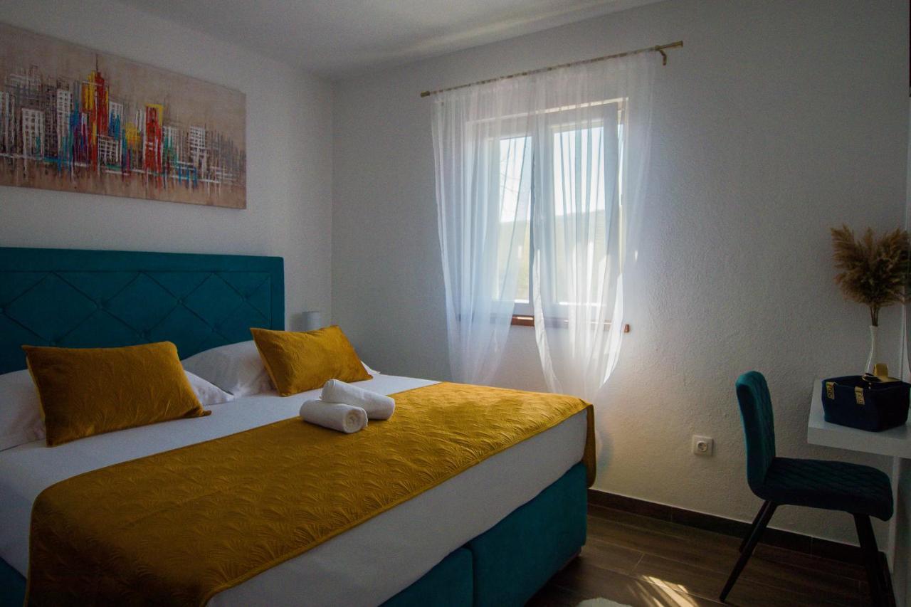 Holiday Home Moliva Donje Sitno Bagian luar foto