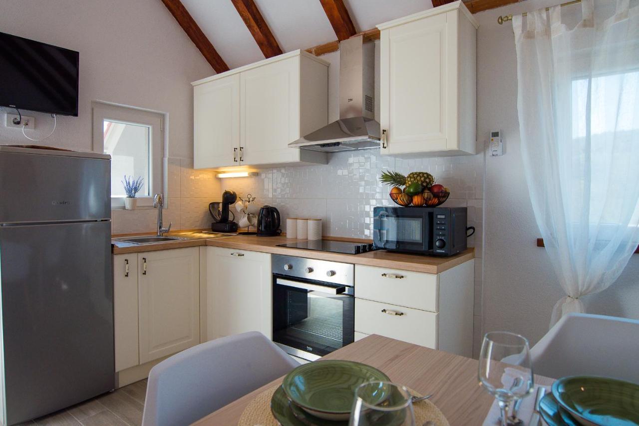 Holiday Home Moliva Donje Sitno Bagian luar foto