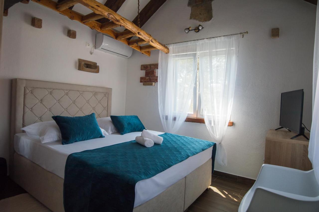 Holiday Home Moliva Donje Sitno Bagian luar foto