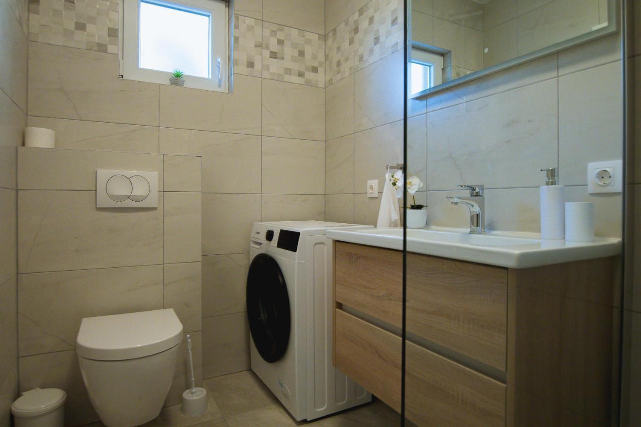 Holiday Home Moliva Donje Sitno Bagian luar foto