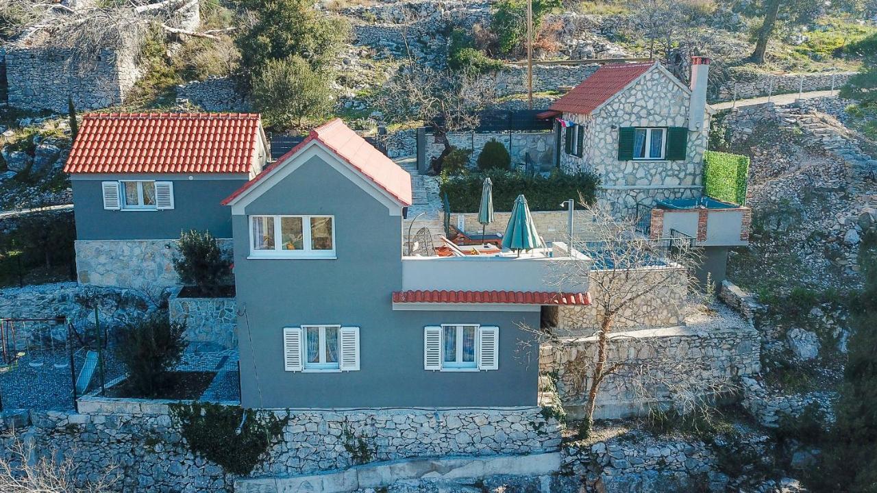Holiday Home Moliva Donje Sitno Bagian luar foto