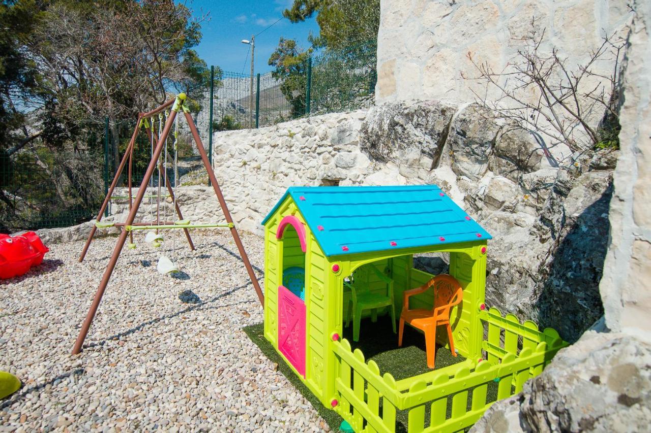 Holiday Home Moliva Donje Sitno Bagian luar foto