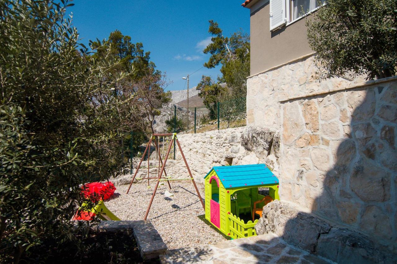 Holiday Home Moliva Donje Sitno Bagian luar foto