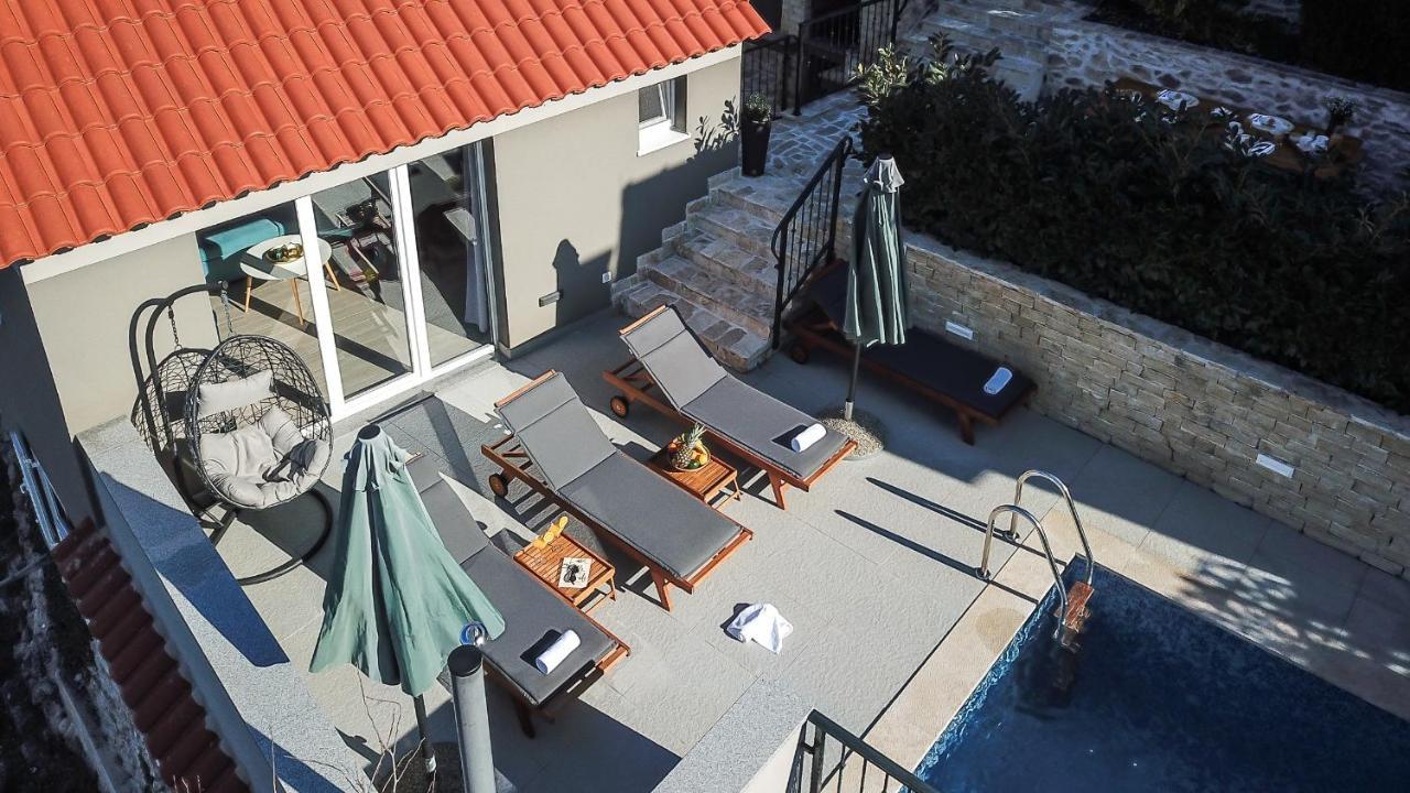 Holiday Home Moliva Donje Sitno Bagian luar foto