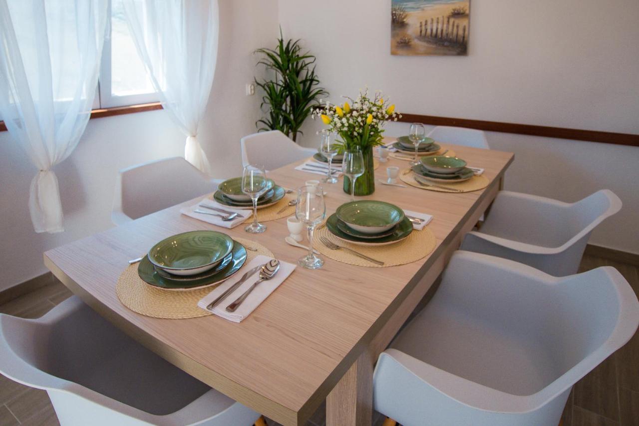 Holiday Home Moliva Donje Sitno Bagian luar foto