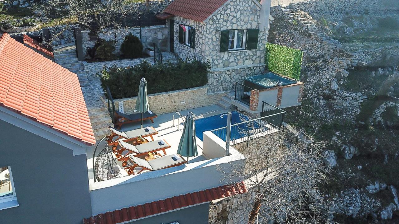 Holiday Home Moliva Donje Sitno Bagian luar foto