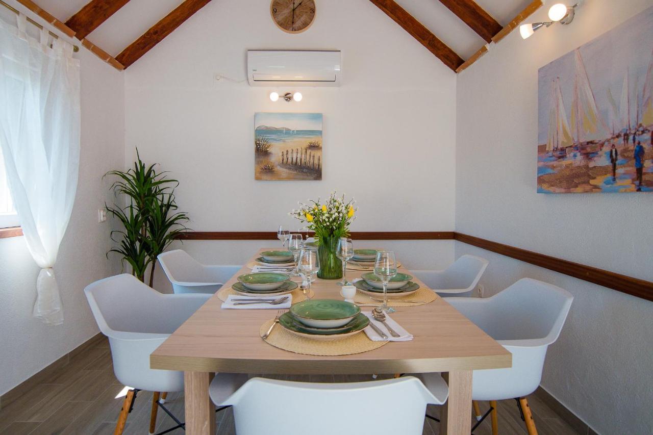Holiday Home Moliva Donje Sitno Bagian luar foto