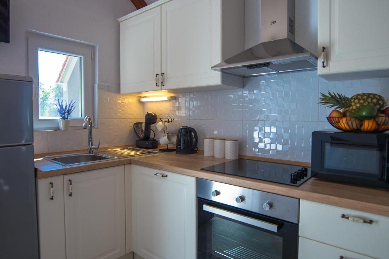 Holiday Home Moliva Donje Sitno Bagian luar foto