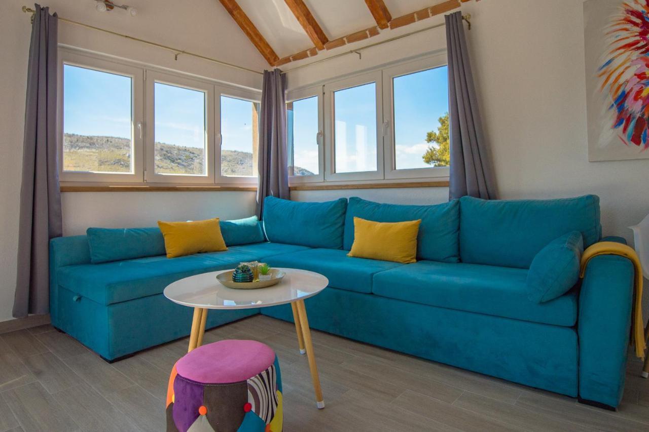 Holiday Home Moliva Donje Sitno Bagian luar foto