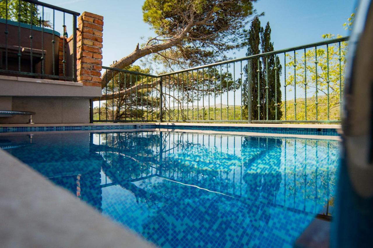 Holiday Home Moliva Donje Sitno Bagian luar foto