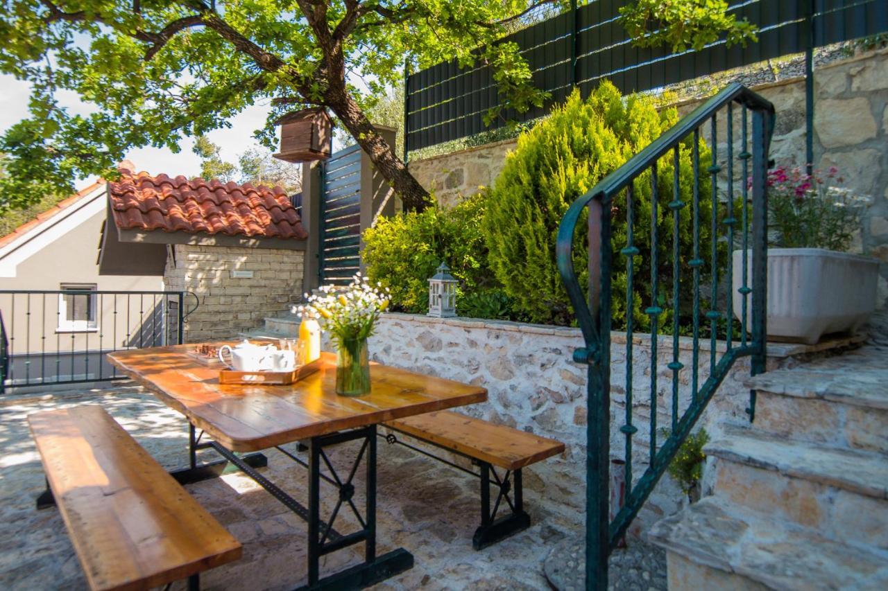 Holiday Home Moliva Donje Sitno Bagian luar foto