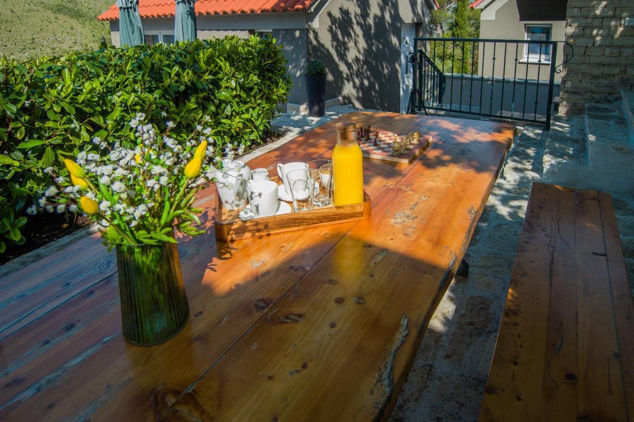 Holiday Home Moliva Donje Sitno Bagian luar foto
